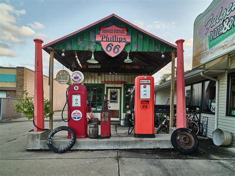 The Restored Mahan S Phillips 66 Filling Station At Fulgenzi S Pizza