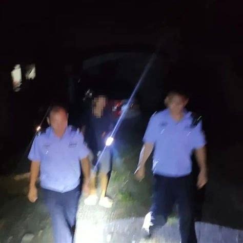 玉林3个“熊孩子”外出后音讯全无，把家长急坏了！民警连夜寻找却发现石和