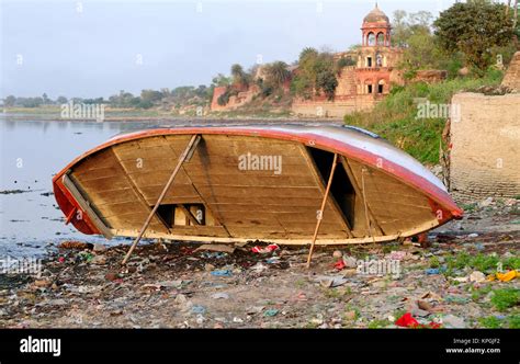 Yamuna River Agra Pollution High Resolution Stock Photography and ...