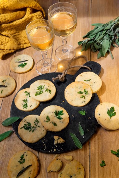 Recette Sabl S Sal S Parmesan Comt Et Herbes Marie Claire