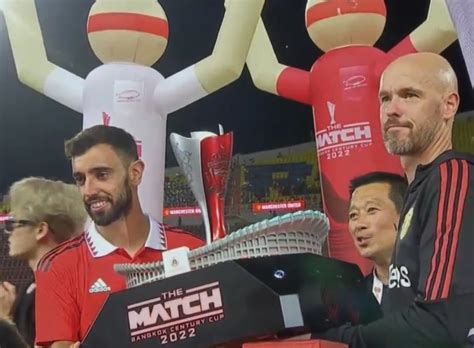 Man United Lift Trophy For Bangkok Centenary Cup Win Vs Liverpool