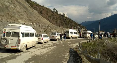 Traffic Suspended On Srinagar Jammu Highway Due To Landslide Jammu