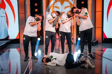 Wild Card Winners Nisqy S Twisted Fate Pushes Mad Lions Past Fnatic In