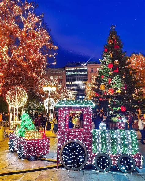 Formosa Dinos Athens Greece November Presents Christmas Tree