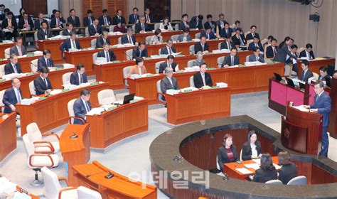 포토 예산안 설명하는 김동연 부총리