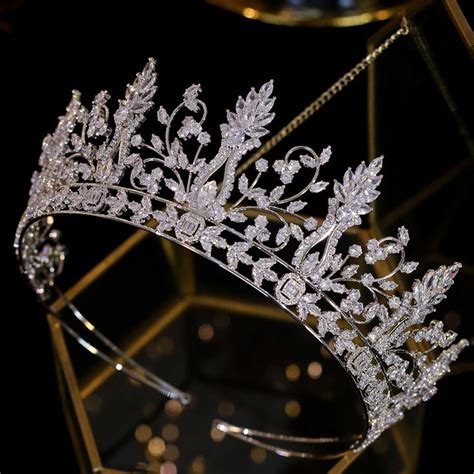 Nice for wedding 👰 💛 | Аксессуары для невесты, Свадебный венец ...
