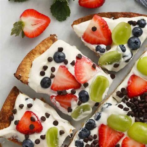 Easy Fruit Pizza (with a pizza crust!) - Cheese Knees