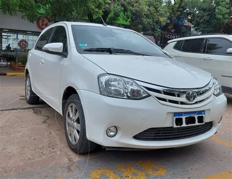 Toyota Etios Hatchback Xls Aut Usado Color Blanco Precio