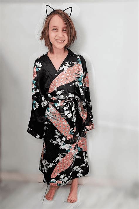 How To Sew A Kimono Robe For Beginners WITHOUT A PATTERN In 2022