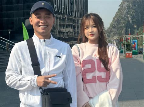 Danh tính hot girl chụp ảnh thân thiết cạnh Quang Linh Vlogs Báo Tri thức và Cuộc sống TIN