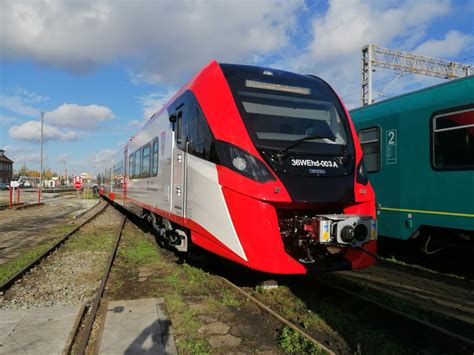 Nowe Szynobusy Dzisiaj Wyruszy Y Na Tras W Growiec Pozna Film