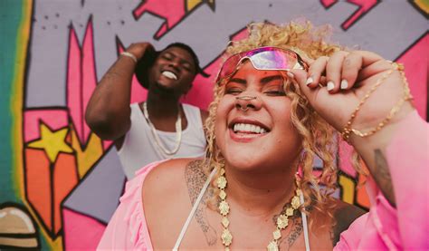 Mac Júlia e MC Laranjinha lançam Sozinho primeiro single do lado B