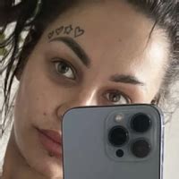 Renee Olstead Nude Leaks Fapopedia