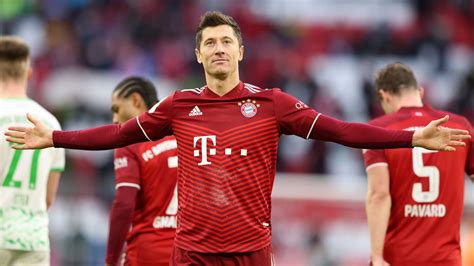 Bundesliga Tak Lewandowski strzelił dwa gole Został bohaterem Bayernu