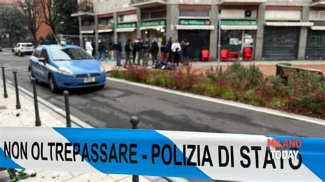 Omicidio A Milano Uomo Ucciso A Colpi Di Pistola In Un Bar In Piazza