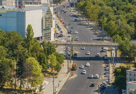 Trafic rutier suspendat total pe bulevardul Decebal din capitală