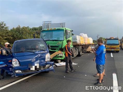 快訊／國1岡山北向1大4小車連環撞 3人受傷送醫嚴重回堵5km Ettoday社會新聞 Ettoday新聞雲