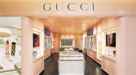 Why Gucci Is One Of The Most Expensive Brand In The World?