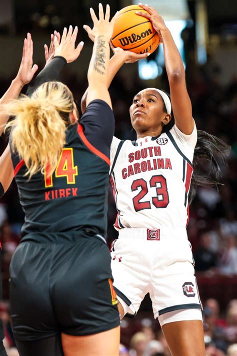 South Carolina Women S Basketball Routs Maryland 114 76 Behind Chloe