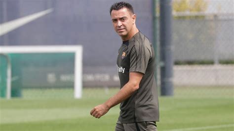 Barcelona coach Xavi confirms he will sign short-term contract renewal