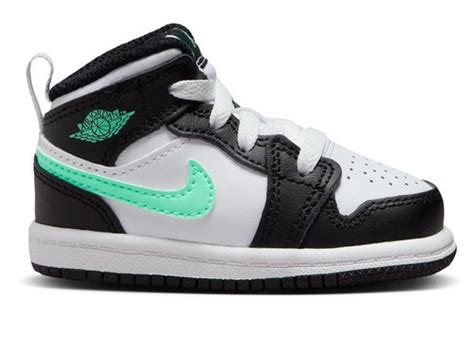 Air Jordan Mid Green Glow Dq Solesense