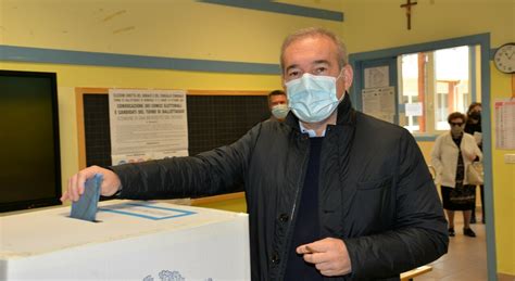 Il Sindaco Di San Benedetto Positivo Al Covid Un Brutto Regalo Di