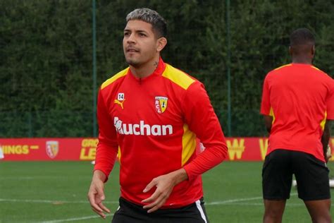 Le Bilan De La Saison 2021 2022 Des Joueurs Du RC Lens Facundo Medina