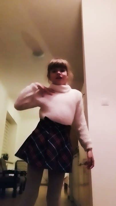 Ну как вам мой школьный лук? Но если быть чесным, я была сегодня в ...