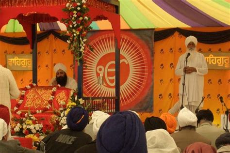 Hinduism vs Sikhism - Difference and Comparison | Diffen