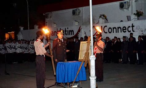 Momen Khidmat Apel Kehormatan Dan Renungan Suci Di Taman Makam Pahlawan