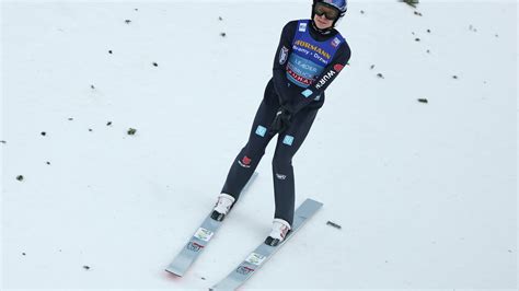 Vierschanzentournee Wellinger verliert Gesamtführung an Kobayashi