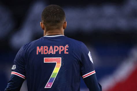 Football lopération maillot arc en ciel renouvelée par la LFP pour