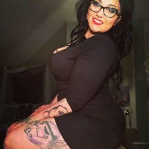 Eyewear Glasses Beauty Shoulder Arm Porn Pic