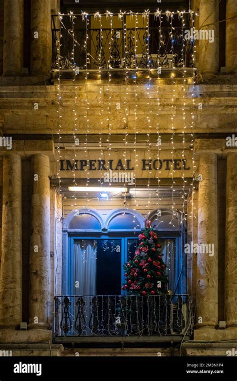 Rbol De Navidad Mostrado En Un Balc N Del Nuevo Hotel Imperial