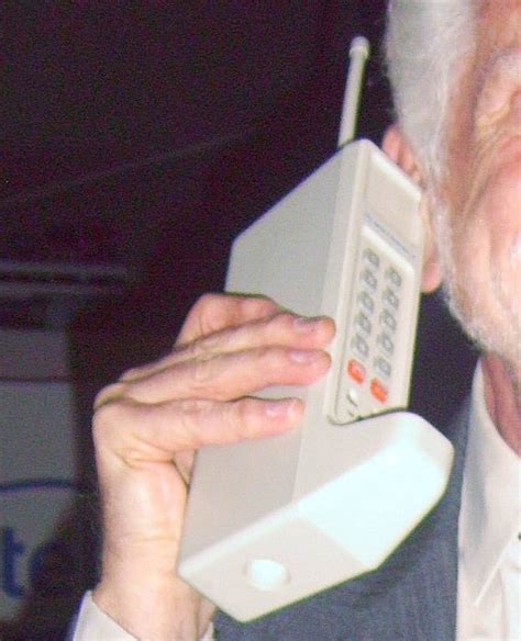 Discover The 10 Oldest Phones In History History Computer