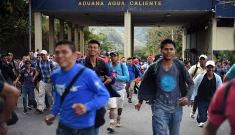 Migrantes Hondure Os Rompen Cerco Policial En Frontera De Guatemala