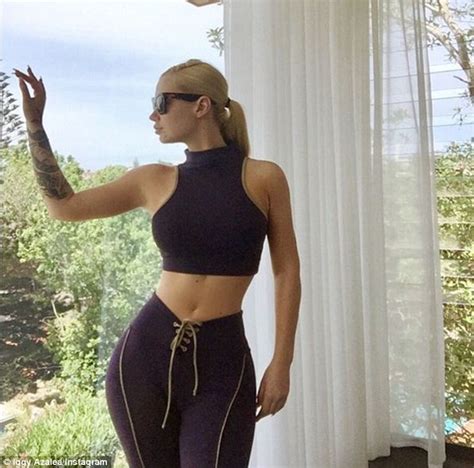 X Factor Judge Iggy Azalea Flaunts Her Figure In Vintage Inspired