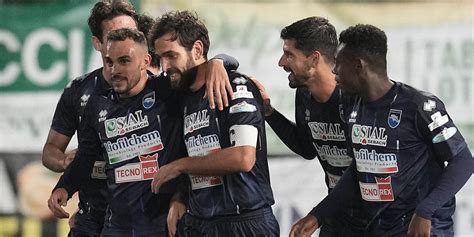 Serie C Il Pescara Manda Un Messaggio Al Catanzaro In Casa Della