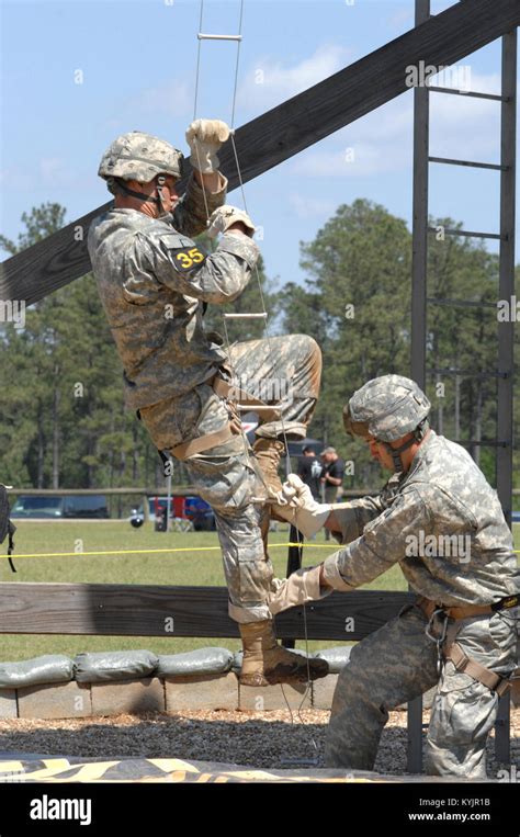 Mejor Competencia Ranger Team 35 Izquierda A Derecha El Sargento De