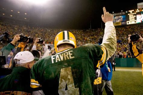 Brett Favre The Legend Green Bay Packers Green Bay Nfl Football Teams