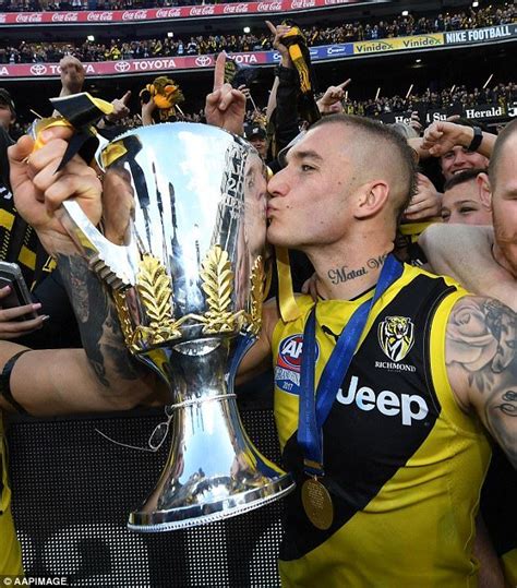 Dustin Martin Wins Best On Ground Richmond Tigers Win Afl Grand Final