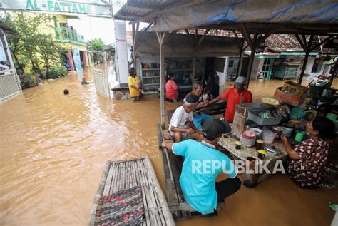 Banjir Makassar Rendam Kecamatan Jiwa Terdampak Republika