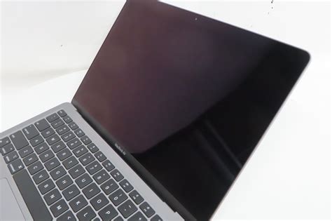 Apple MacBook Air (2020) MGN63LL/A M1 3.2GHz 7-Core GPU 8GB RAM 256GB ...