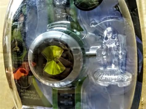 Bandai Ben Alien Force Ultimate Omnitrix Light Sound Alien Voice