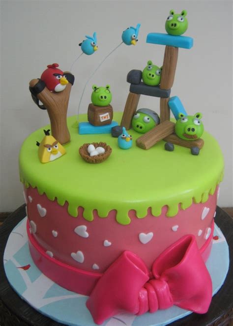 Pinky Angry Bird Cake