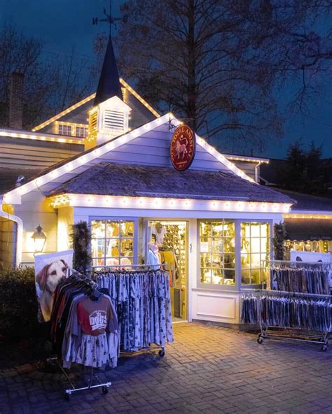 Seeing The Magical Christmas Lights At Peddlers Village In Bucks