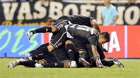 Em Cl Ssico Emocionante Vasco Vira Gol De Ded E Elimina Flu