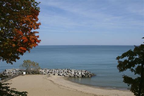 Sunrise Beach, Lake Bluff, IL in the fall! | Sunrise beach, Lake bluff, Beach