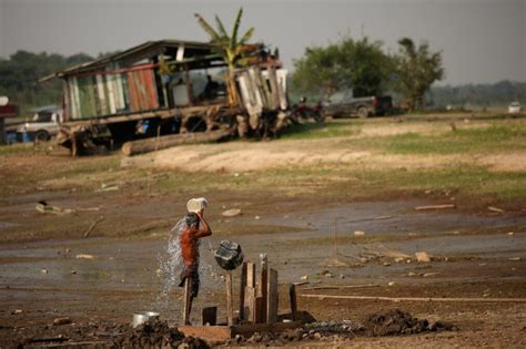 La devastadora sequía que azota al Amazonas en imágenes