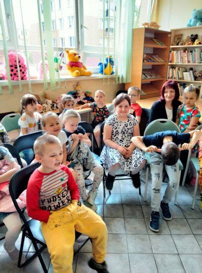 TYDZIEŃ BIBLIOTEK głośne czytanie dla dzieci z Przedszkola Miejskiego